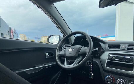KIA Rio III рестайлинг, 2014 год, 950 000 рублей, 24 фотография