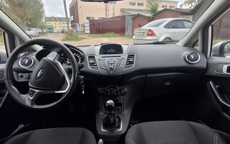 Ford Fiesta, 2015 год, 910 000 рублей, 6 фотография