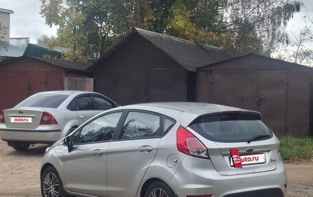 Ford Fiesta, 2015 год, 910 000 рублей, 4 фотография