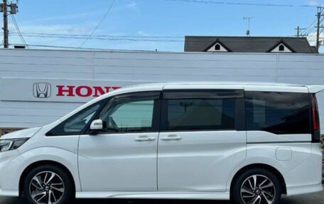 Honda Stepwgn IV, 2021 год, 2 100 000 рублей, 3 фотография
