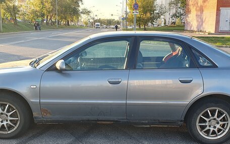 Audi A4, 2000 год, 550 000 рублей, 3 фотография