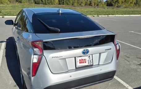 Toyota Prius IV XW50, 2017 год, 2 120 000 рублей, 5 фотография