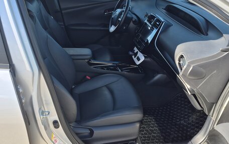 Toyota Prius IV XW50, 2017 год, 2 120 000 рублей, 22 фотография