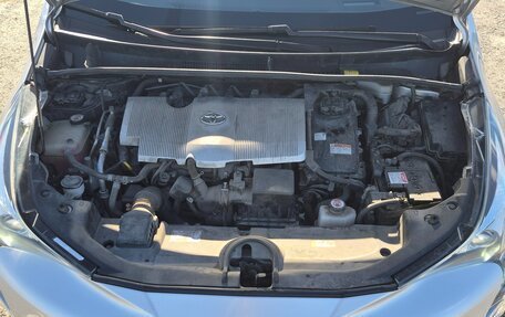 Toyota Prius IV XW50, 2017 год, 2 120 000 рублей, 27 фотография