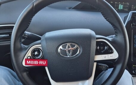 Toyota Prius IV XW50, 2017 год, 2 120 000 рублей, 37 фотография