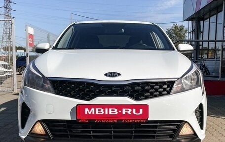KIA Rio IV, 2020 год, 1 369 000 рублей, 2 фотография