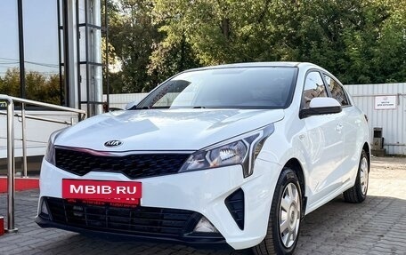 KIA Rio IV, 2020 год, 1 369 000 рублей, 4 фотография