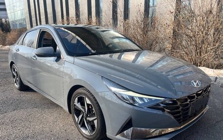 Hyundai Elantra, 2021 год, 1 350 000 рублей, 2 фотография