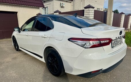Toyota Camry, 2019 год, 2 100 000 рублей, 5 фотография