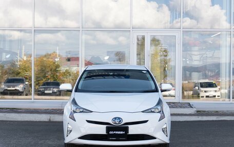 Toyota Prius IV XW50, 2018 год, 1 751 000 рублей, 3 фотография