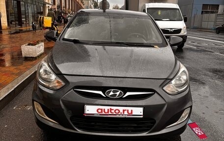 Hyundai Solaris II рестайлинг, 2011 год, 650 000 рублей, 1 фотография
