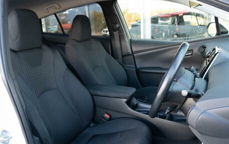 Toyota Prius IV XW50, 2018 год, 1 751 000 рублей, 15 фотография