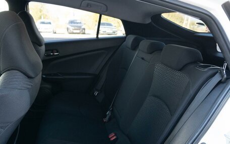 Toyota Prius IV XW50, 2018 год, 1 751 000 рублей, 12 фотография