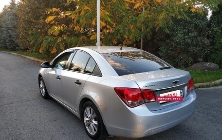 Chevrolet Cruze II, 2010 год, 510 000 рублей, 2 фотография