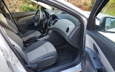 Chevrolet Cruze II, 2010 год, 510 000 рублей, 10 фотография