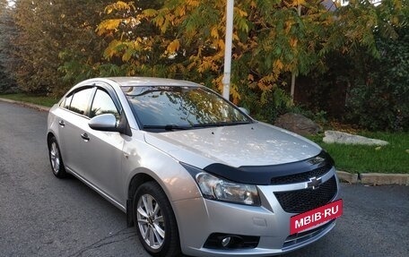 Chevrolet Cruze II, 2010 год, 510 000 рублей, 3 фотография