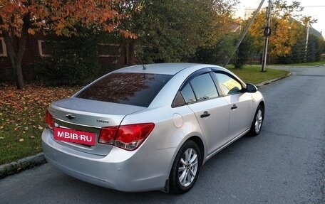 Chevrolet Cruze II, 2010 год, 510 000 рублей, 4 фотография