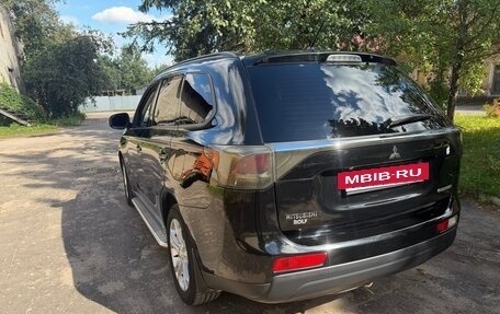 Mitsubishi Outlander III рестайлинг 3, 2013 год, 1 200 000 рублей, 3 фотография