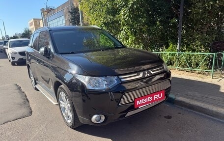 Mitsubishi Outlander III рестайлинг 3, 2013 год, 1 200 000 рублей, 18 фотография