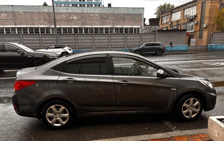Hyundai Solaris II рестайлинг, 2011 год, 650 000 рублей, 4 фотография