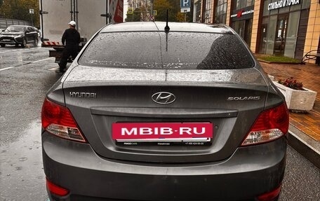 Hyundai Solaris II рестайлинг, 2011 год, 650 000 рублей, 3 фотография