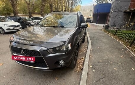 Mitsubishi Outlander III рестайлинг 3, 2011 год, 1 093 000 рублей, 2 фотография