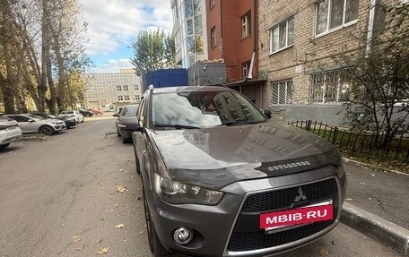 Mitsubishi Outlander III рестайлинг 3, 2011 год, 1 093 000 рублей, 3 фотография