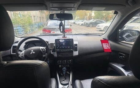 Mitsubishi Outlander III рестайлинг 3, 2011 год, 1 093 000 рублей, 7 фотография