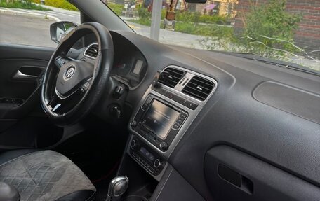 Volkswagen Polo VI (EU Market), 2018 год, 950 000 рублей, 5 фотография