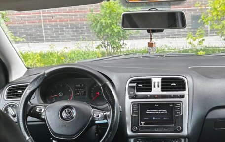 Volkswagen Polo VI (EU Market), 2018 год, 950 000 рублей, 4 фотография