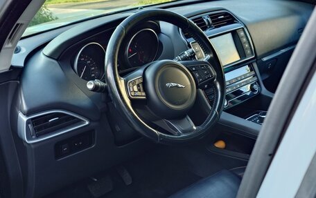 Jaguar F-Pace, 2017 год, 2 370 000 рублей, 8 фотография