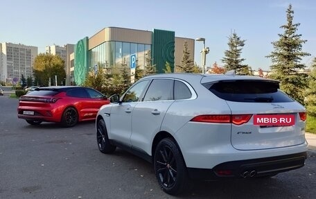 Jaguar F-Pace, 2017 год, 2 370 000 рублей, 4 фотография