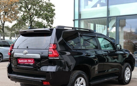Toyota Land Cruiser Prado 150 рестайлинг 2, 2018 год, 4 777 000 рублей, 4 фотография