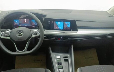 Volkswagen Golf VIII, 2024 год, 1 890 000 рублей, 12 фотография