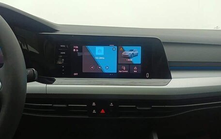 Volkswagen Golf VIII, 2024 год, 1 890 000 рублей, 13 фотография