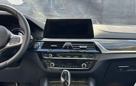 BMW 5 серия, 2018 год, 3 287 000 рублей, 13 фотография