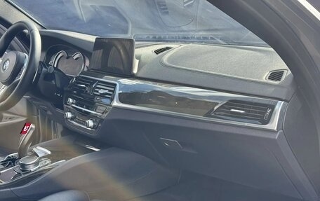 BMW 5 серия, 2018 год, 3 287 000 рублей, 15 фотография