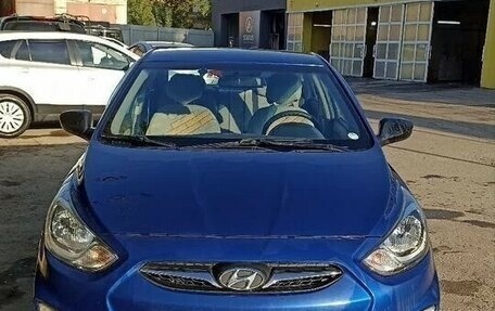 Hyundai Solaris II рестайлинг, 2013 год, 750 000 рублей, 1 фотография