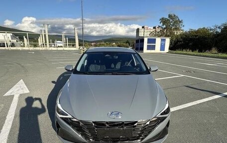 Hyundai Elantra, 2022 год, 1 570 000 рублей, 4 фотография