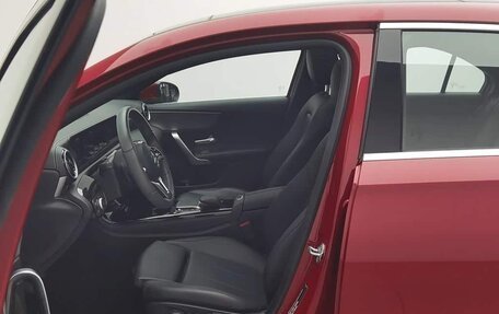 Mercedes-Benz A-Класс, 2022 год, 1 383 000 рублей, 8 фотография