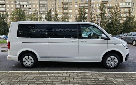 Volkswagen Caravelle T6 рестайлинг, 2021 год, 4 450 000 рублей, 3 фотография