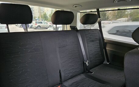 Volkswagen Caravelle T6 рестайлинг, 2021 год, 4 450 000 рублей, 14 фотография