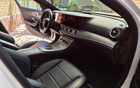 Mercedes-Benz E-Класс, 2021 год, 5 700 000 рублей, 15 фотография