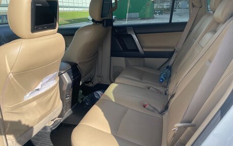 Toyota Land Cruiser Prado 150 рестайлинг 2, 2009 год, 2 400 000 рублей, 9 фотография