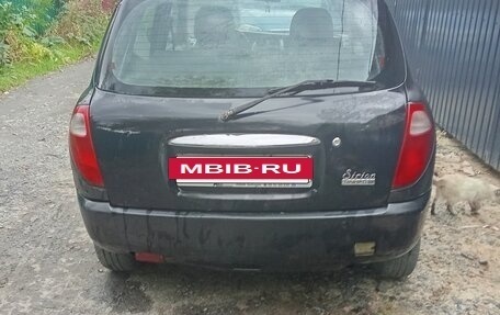 Daihatsu Sirion, 2000 год, 130 000 рублей, 2 фотография