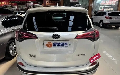Toyota RAV4, 2019 год, 1 673 000 рублей, 3 фотография