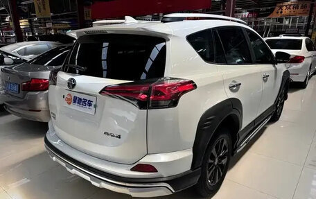 Toyota RAV4, 2019 год, 1 673 000 рублей, 4 фотография