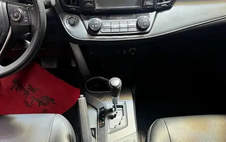 Toyota RAV4, 2019 год, 1 673 000 рублей, 6 фотография