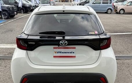 Toyota Yaris, 2022 год, 915 520 рублей, 6 фотография