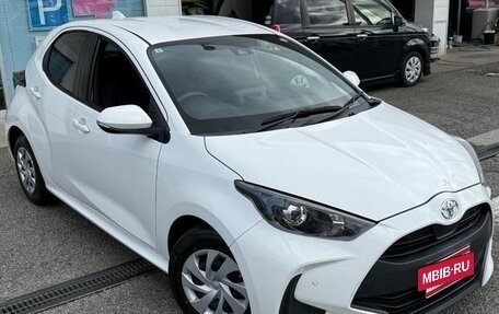 Toyota Yaris, 2022 год, 915 520 рублей, 3 фотография